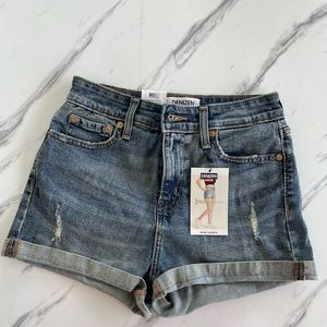 New Levi’s Denizen Denim Mom Shorts